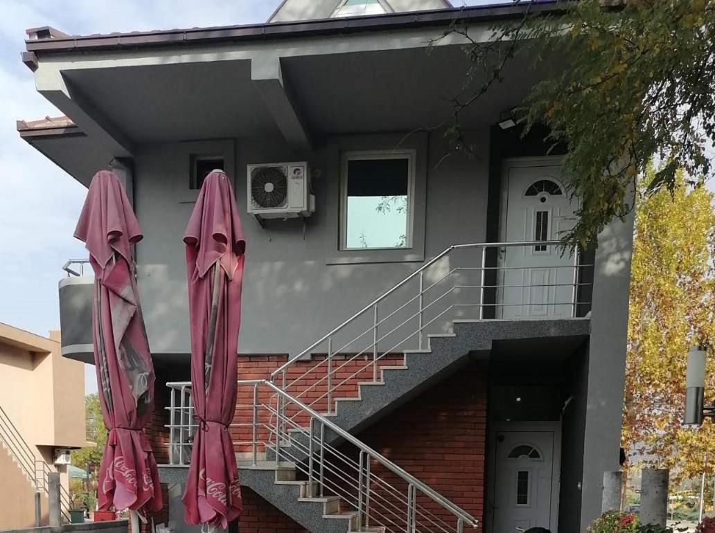 Hostel „Ж Gradsko Buitenkant foto